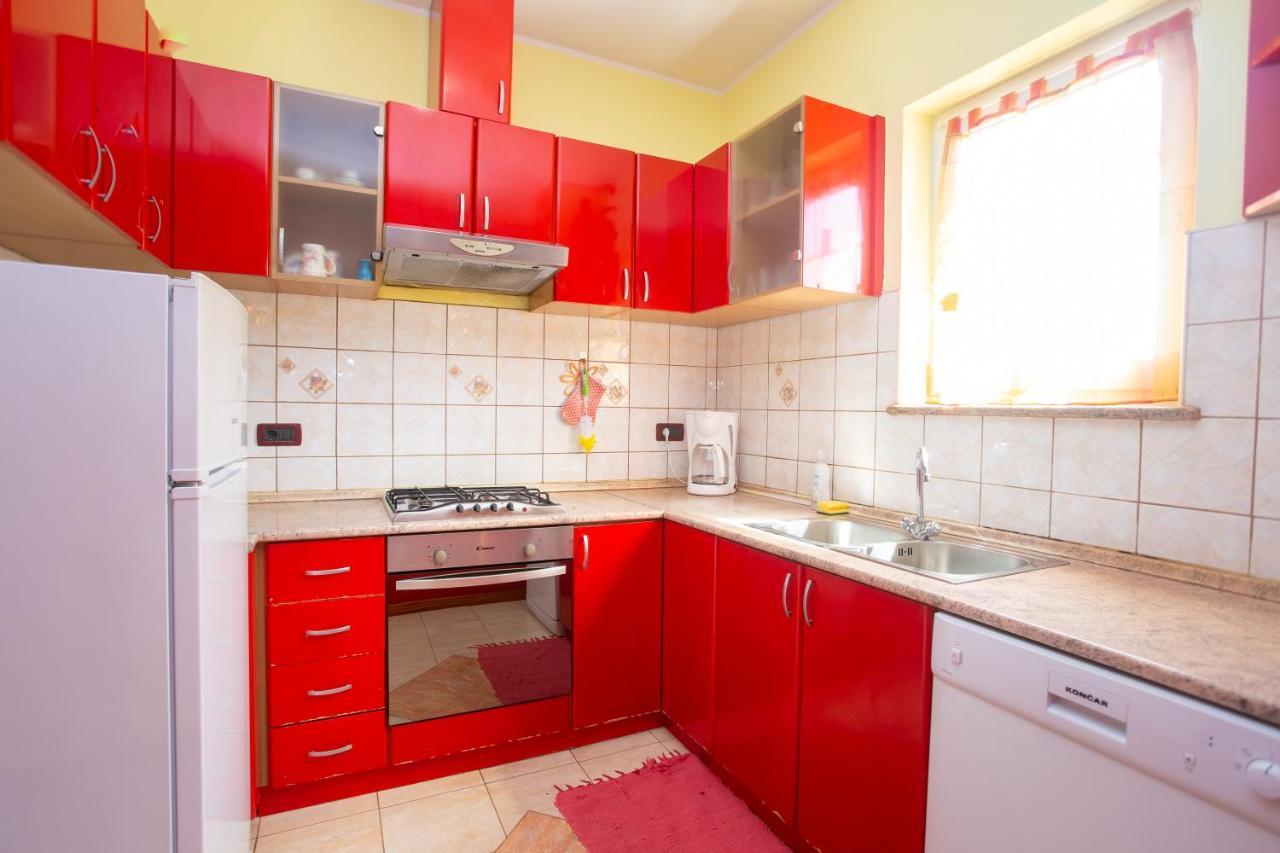 Holiday Home Labud Zminj Exterior photo
