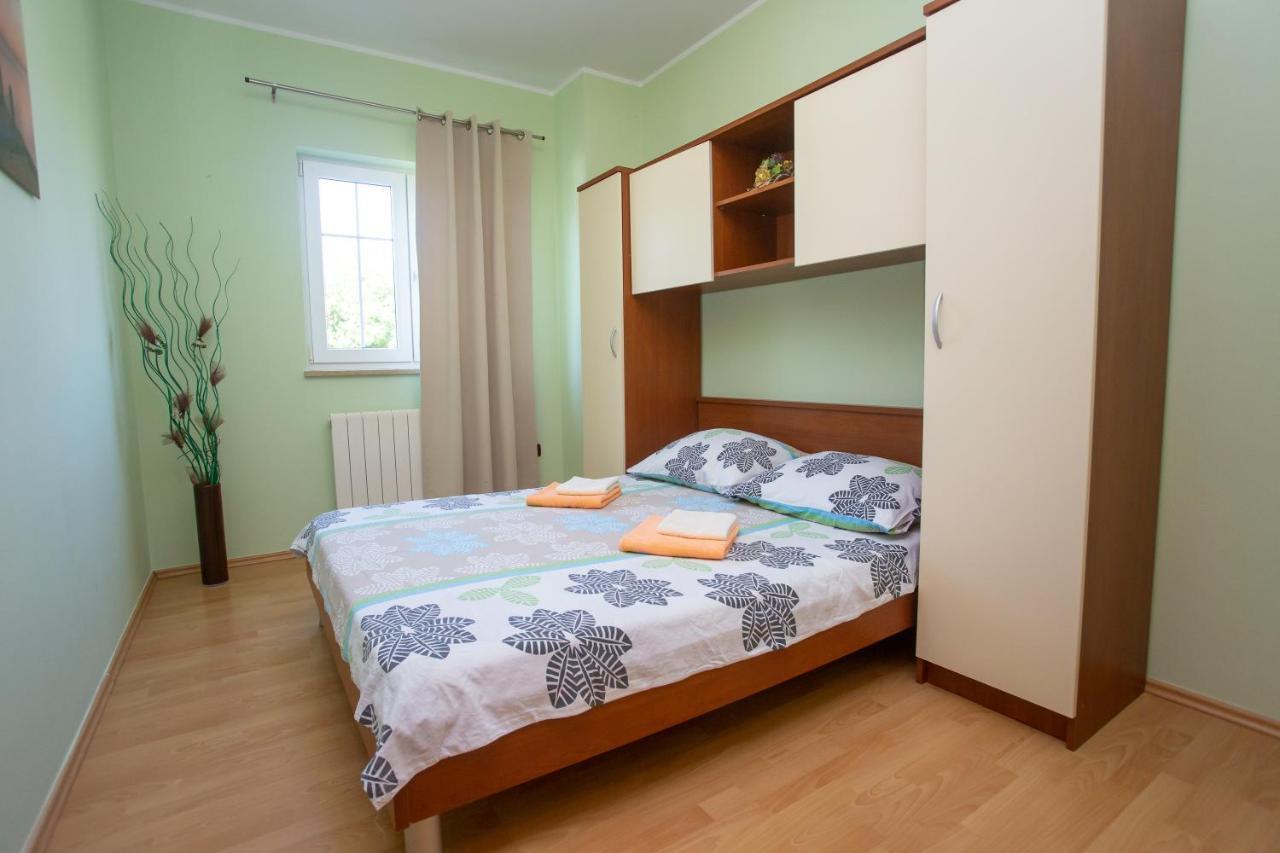 Holiday Home Labud Zminj Exterior photo